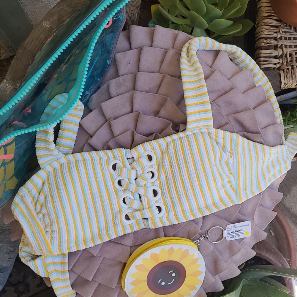 💖🔥HP🔥💖 Green, yellow, cream stripe bikini top & coin bag